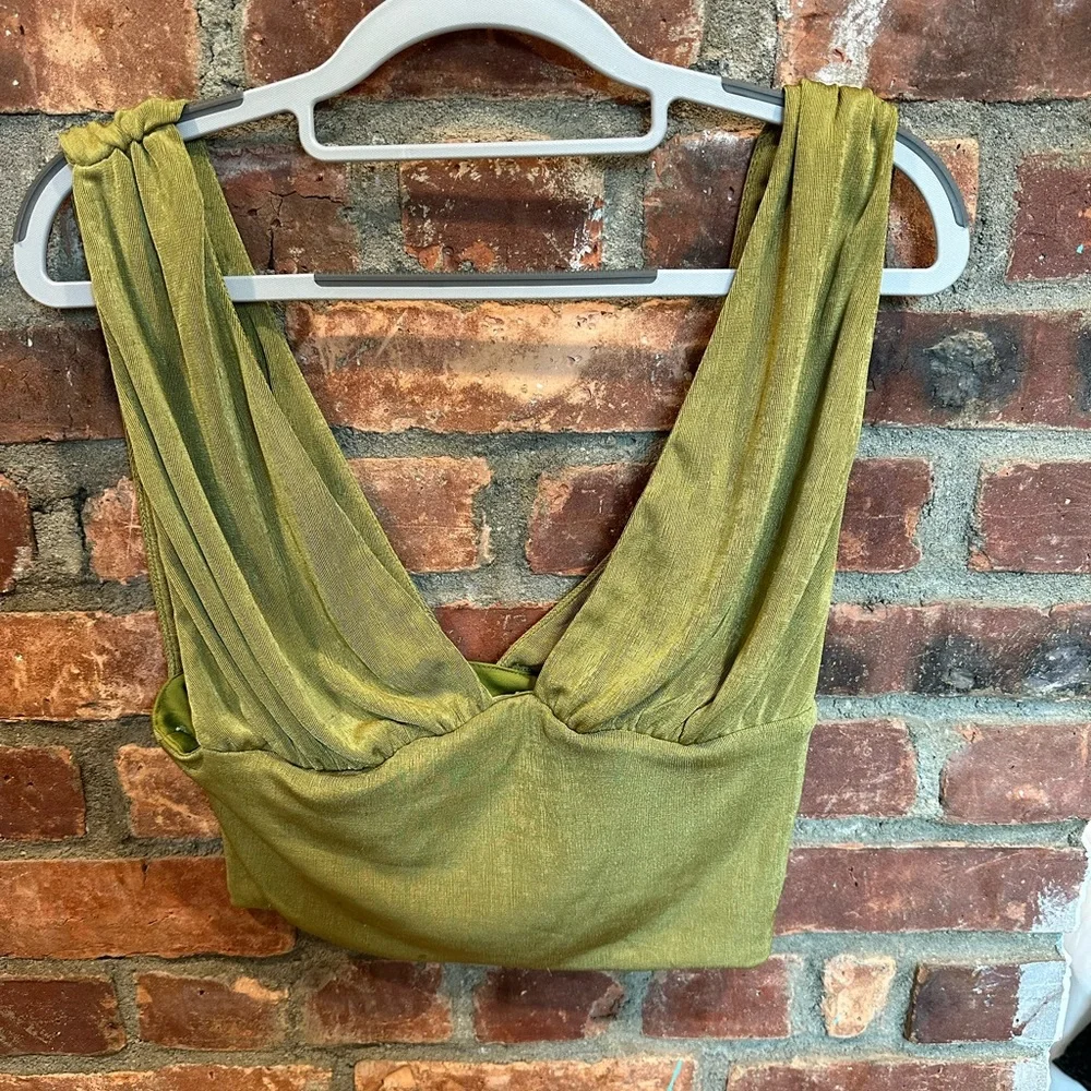 Et Clet Sage Plunge Neck Crop Top - Picture 4 of 4